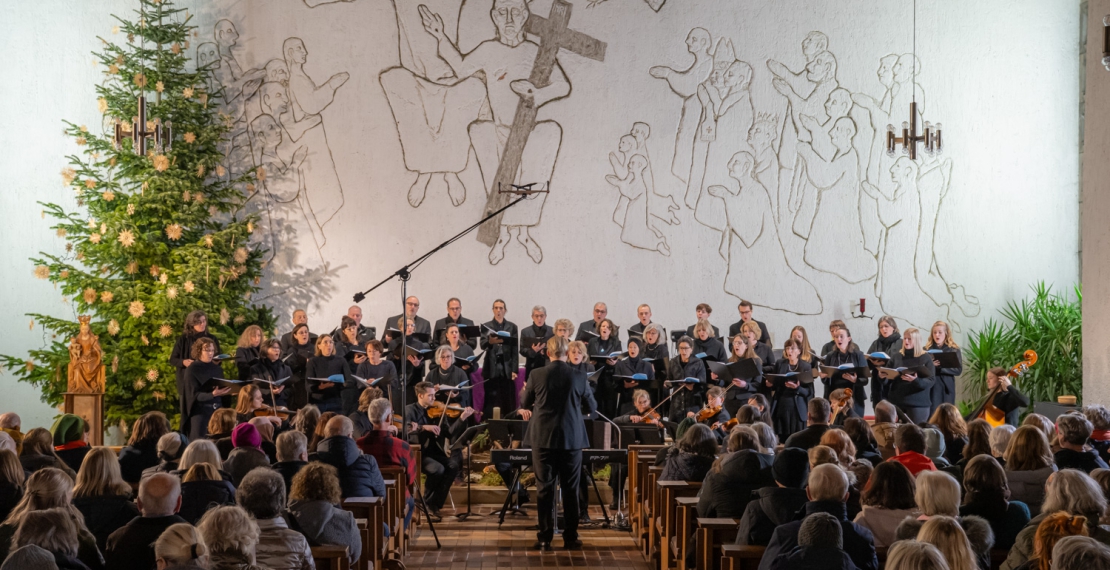 Der Chor Cantamoore und das Kammerorchester der Stadtsing-und Musikschule Kolbermoor 