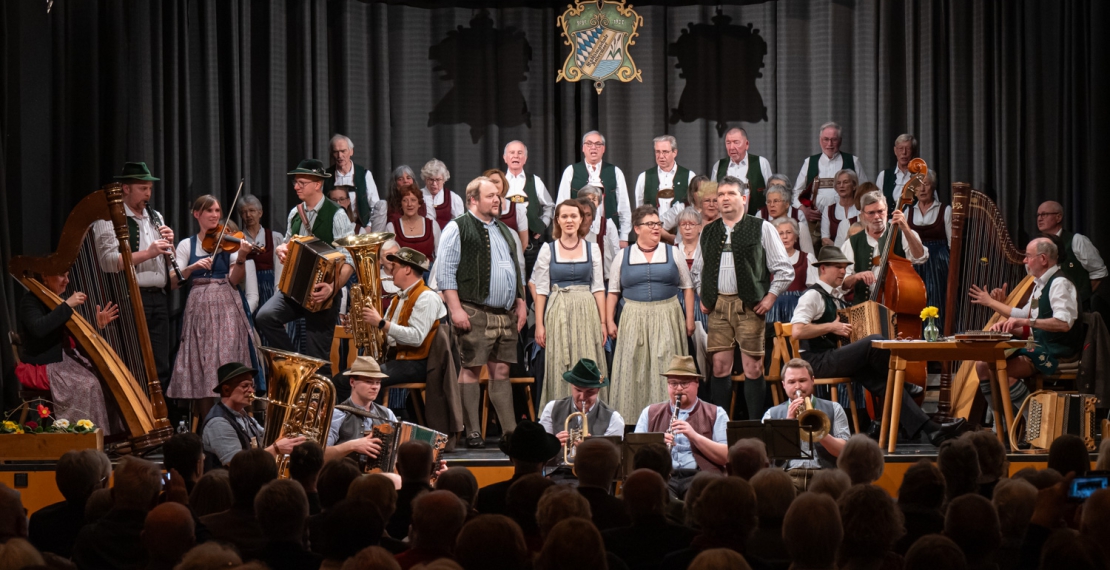 Schlussbild mit allen Mitwirkenden des Frühjahrssingens