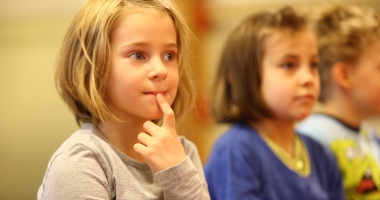 Kinder im Musikunterricht